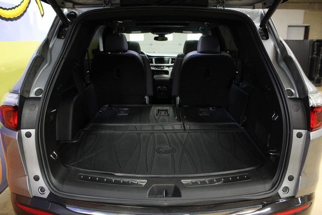 Used 2023 Buick Enclave Essence w/ Experience Buick Package FWD image 6