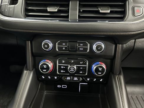 Used 2023 GMC Yukon XL AT4 w/ AT4 Premium Package AWD/4WD image 26