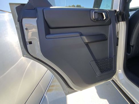 New 2025 Ford Bronco Badlands image 10