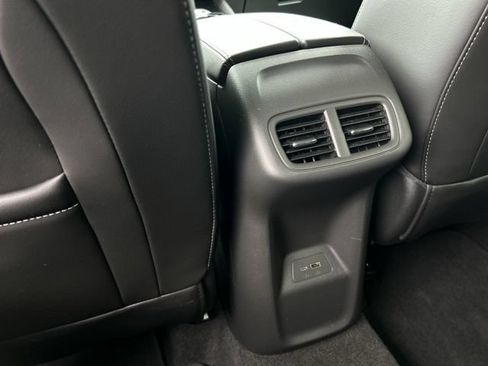 Certified 2025 Buick Envision Preferred AWD/4WD image 23