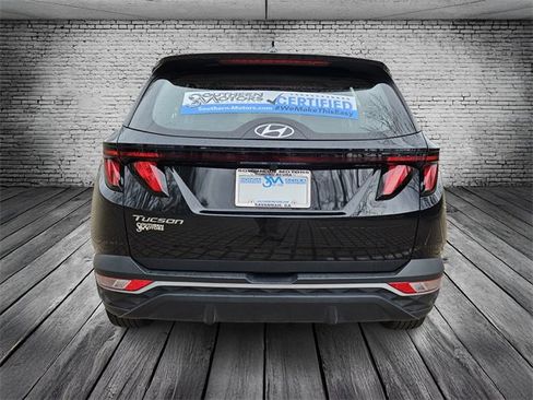 Used 2024 Hyundai Tucson SE image 4