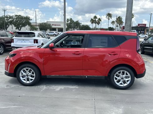New 2025 Kia Soul LX w/ LX Technology Package image 9