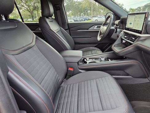 Used 2025 Ford Explorer ST-Line w/ Premium Package image 30