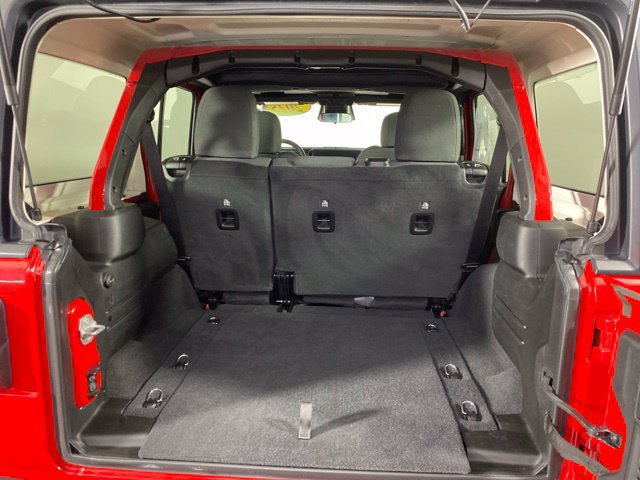 Used 2025 Jeep Wrangler Unlimited Rubicon AWD/4WD image 34