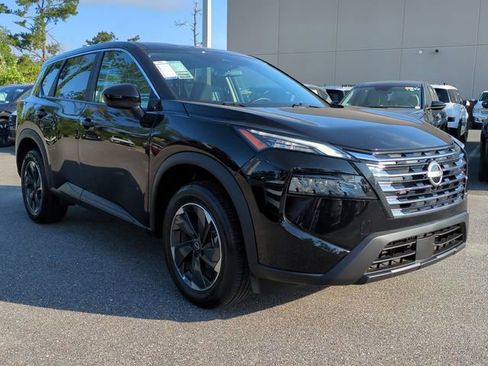 Used 2025 Nissan Rogue SV AWD/4WD image 3