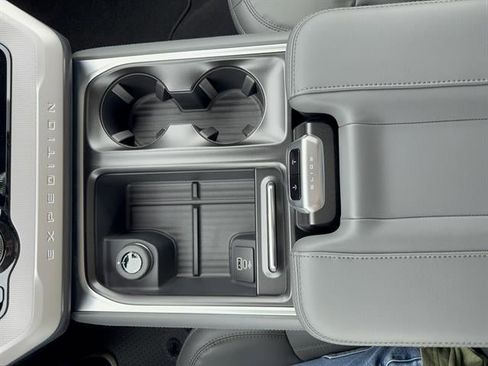 New 2026 Ford Expedition Active image 13