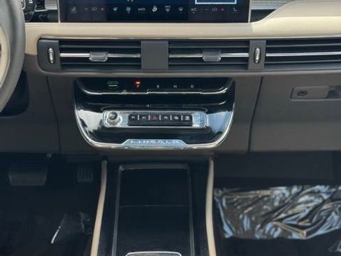 Used 2023 Lincoln Corsair AWD w/ Equipment Group 101A image 22
