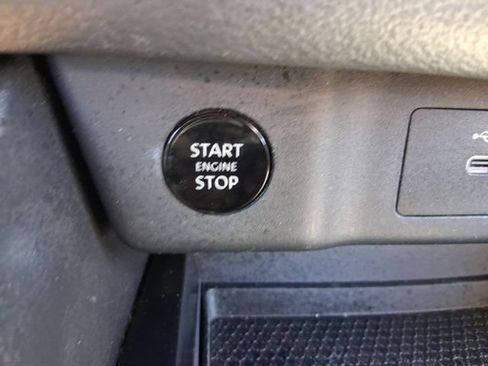 Used 2025 Nissan Rogue SV FWD image 27