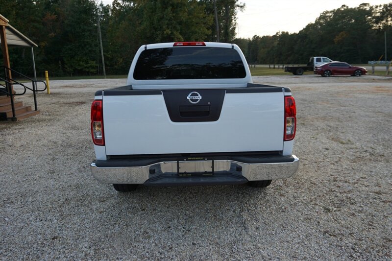 Used 2009 Nissan Frontier SE w/ SE Value Truck Pkg RWD image 18