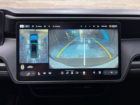 Used 2025 Rivian R1T Adventure AWD/4WD image 9