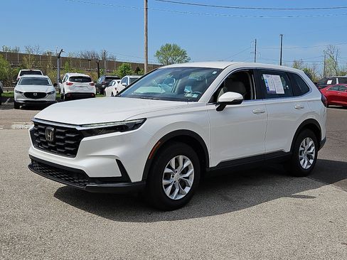 Used 2023 Honda CR-V LX image 3