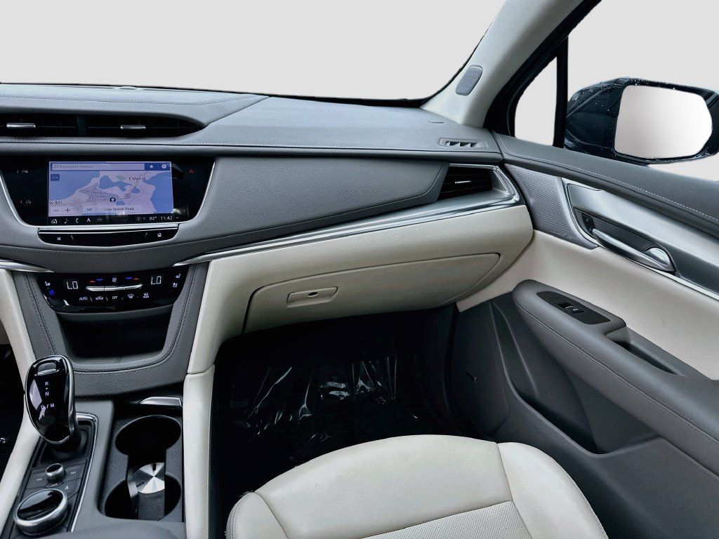 Used 2025 Cadillac XT5 Premium Luxury w/ LPO, Floor Liner Package FWD image 21