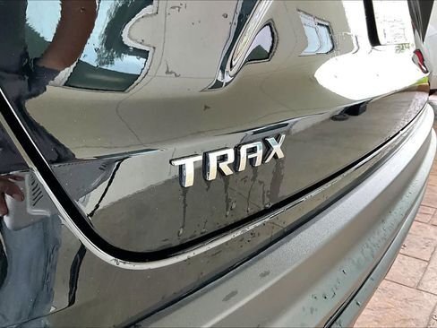 Used 2025 Chevrolet Trax LS FWD image 28