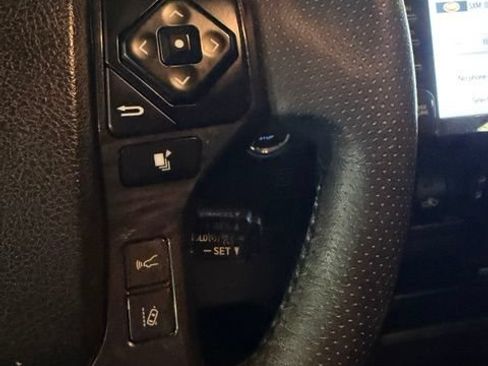 Used 2020 Toyota 4Runner TRD Off-Road Premium AWD/4WD image 19