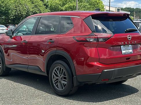 Used 2024 Nissan Rogue S AWD/4WD image 3