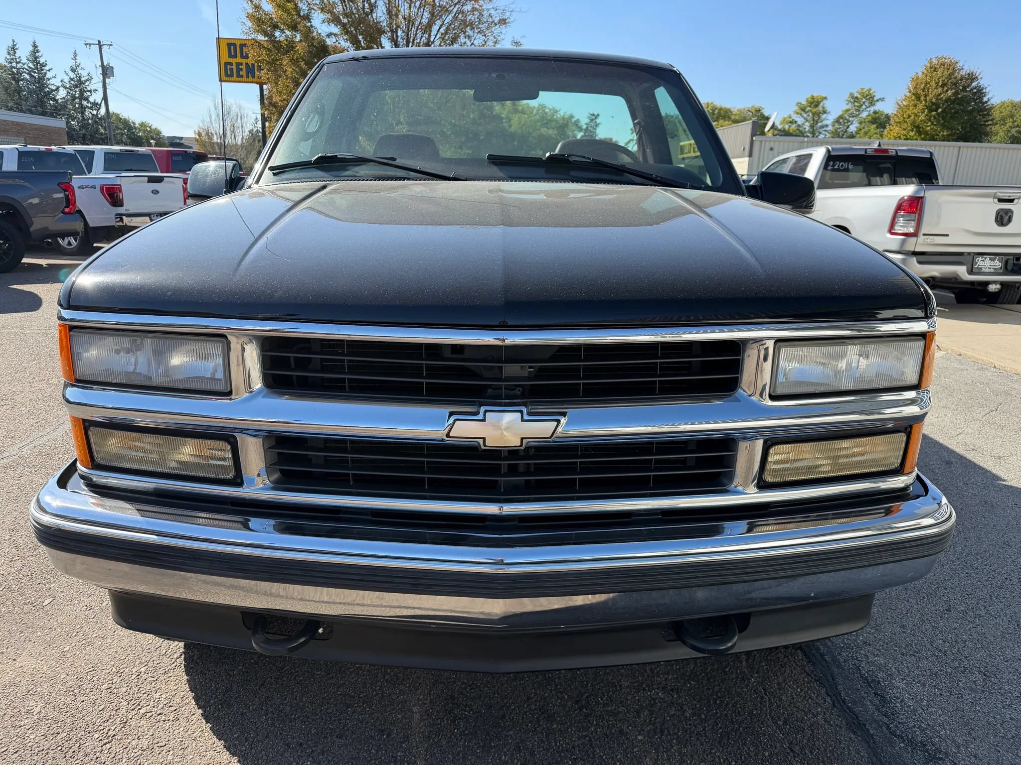 Used 1997 Chevrolet Silverado 1500 4x4 Regular Cab w/ Convenience Pkg image 3