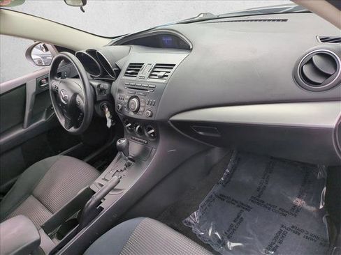 Used 2013 MAZDA MAZDA3 i Sport image 19
