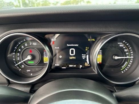 Used 2022 Jeep Wrangler Unlimited Sahara AWD/4WD image 28