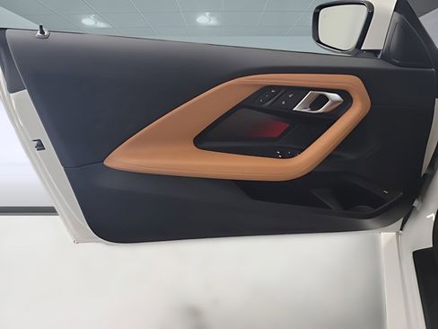 Used 2025 BMW 230i Coupe w/ Convenience Package image 5