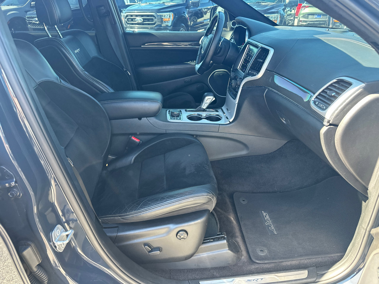 Used 2018 Jeep Grand Cherokee SRT w/ Trailer Tow Group IV AWD/4WD image 13