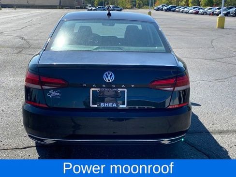 Used 2022 Volkswagen Passat 2.0T image 5