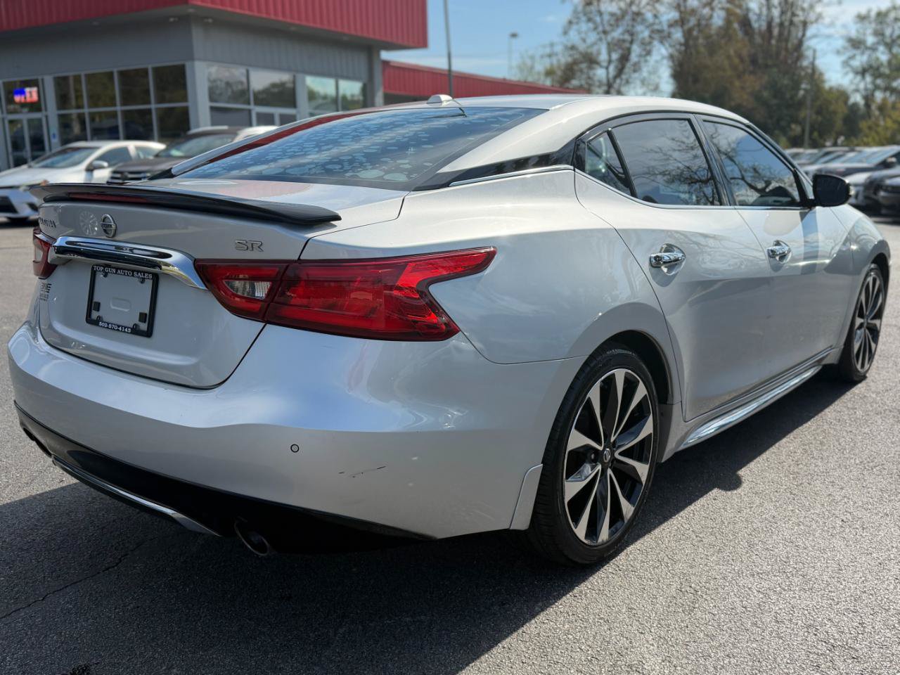 Used 2016 Nissan Maxima SR FWD image 3
