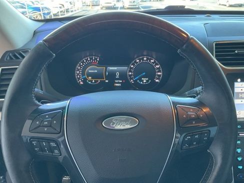Used 2017 Ford Explorer Platinum image 8