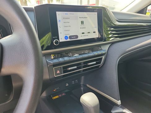 Used 2025 Toyota Camry LE image 24