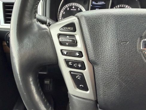 Used 2018 Nissan Titan SL image 27