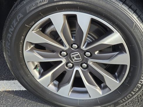 Certified 2024 Honda Odyssey EX-L image 11