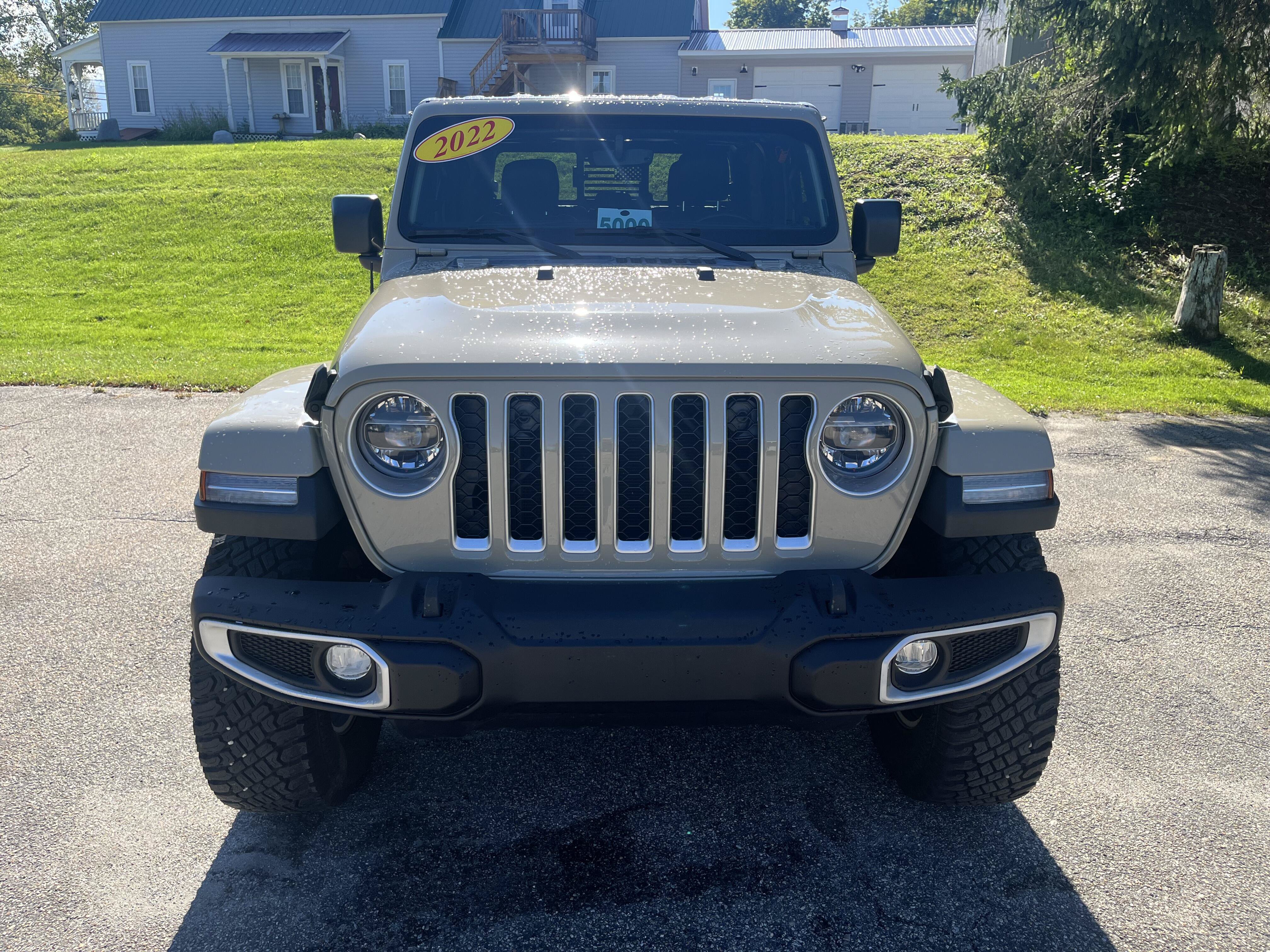 Certified 2022 Jeep Gladiator Overland w/ Popular Equipment Package AWD/4WD image 2