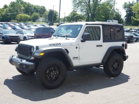 Used 2025 Jeep Wrangler Sport AWD/4WD image 7