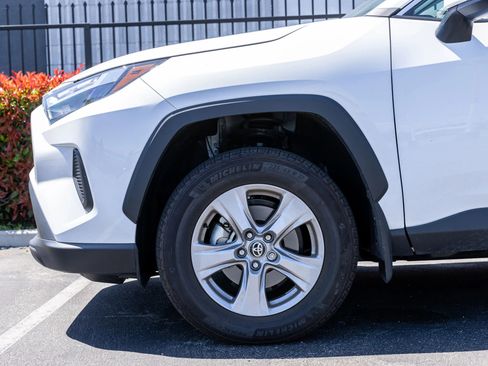 Used 2025 Toyota RAV4 XLE FWD image 12