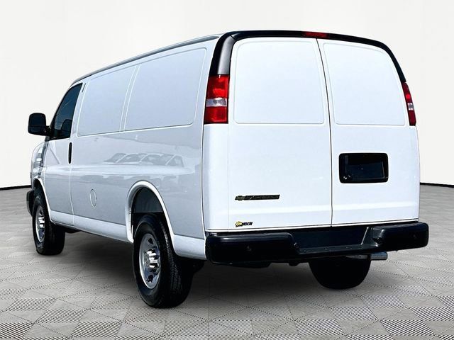 New 2026 Chevrolet Express 2500 w/ Driver Convenience Package RWD image 4