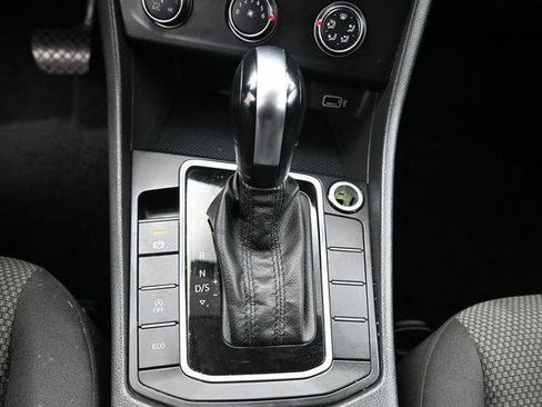 Used 2019 Volkswagen Jetta SE FWD image 24