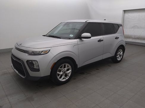 Used 2020 Kia Soul S FWD image 2