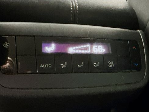 Used 2025 Nissan Pathfinder SV image 26