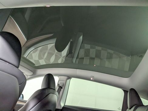 Used 2025 Tesla Model Y Long Range image 11