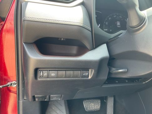 Used 2019 Toyota RAV4 Limited AWD/4WD image 31