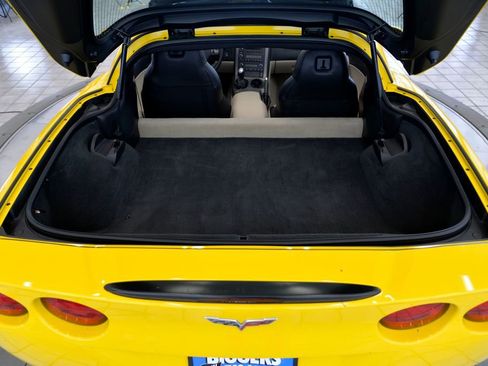 Used 2007 Chevrolet Corvette Coupe w/ Preferred Equipment Group RWD image 27