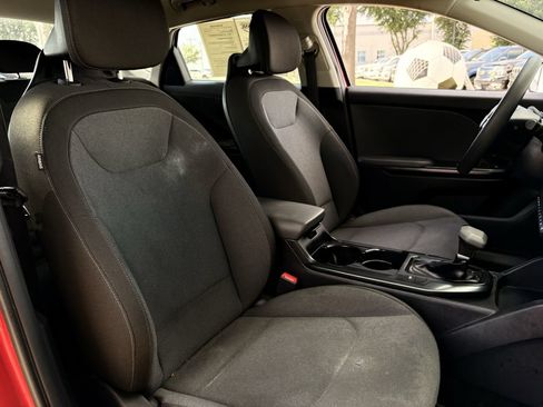 Used 2025 Kia K4 FWD image 29