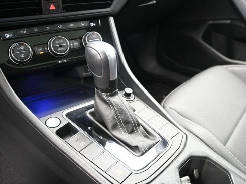 Used 2021 Volkswagen Jetta SEL FWD image 5