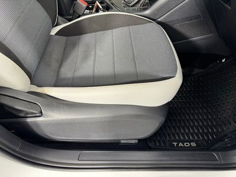 Used 2025 Volkswagen Taos S image 31