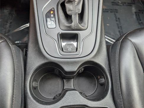 Used 2019 Jeep Cherokee Latitude Plus w/ Comfort/Convenience Group AWD/4WD image 24