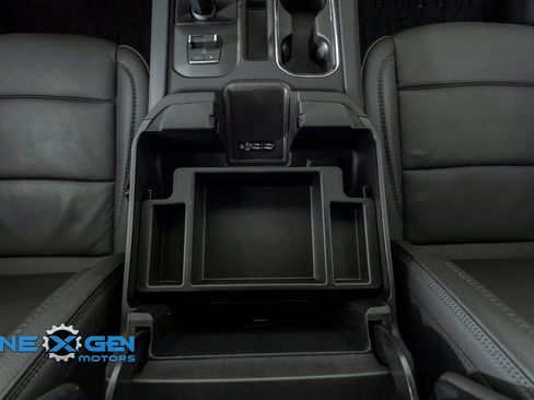 Used 2025 GMC Sierra 1500 Denali w/ Technology Package AWD/4WD image 33