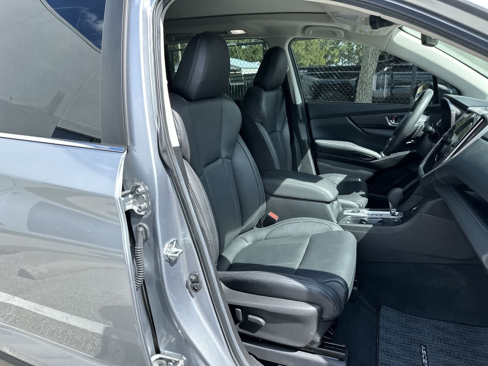 Used 2025 Subaru Ascent Limited AWD/4WD image 9