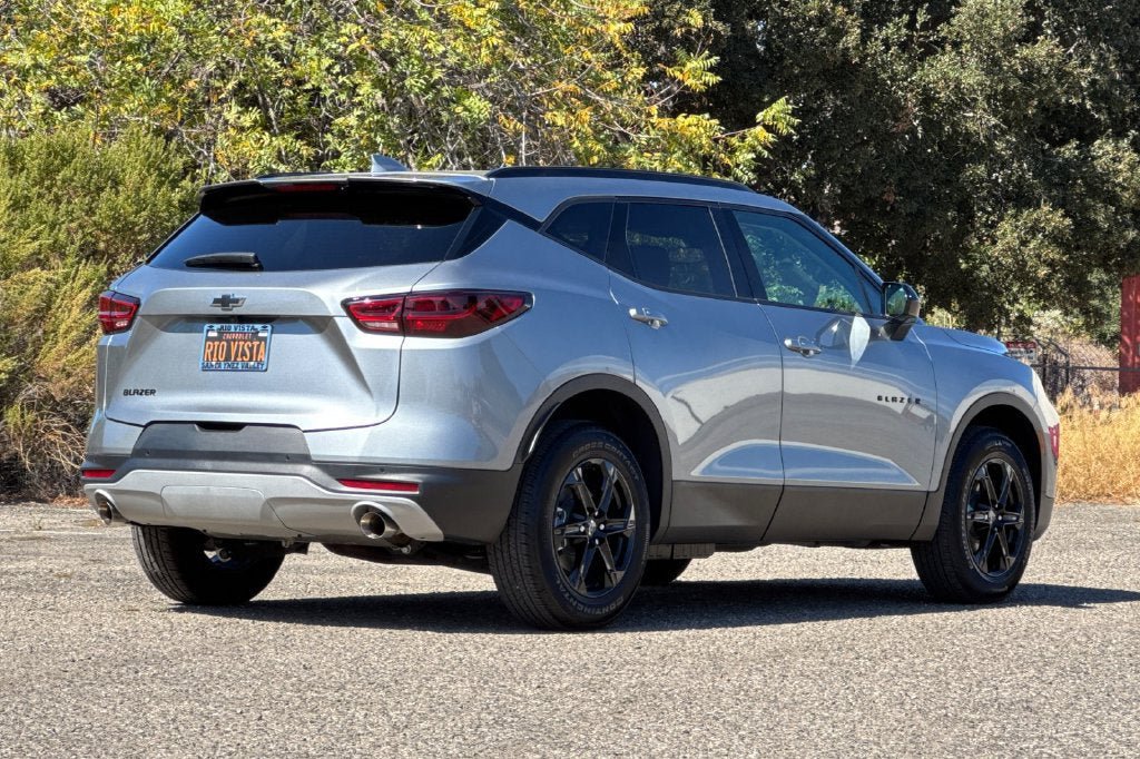 New 2026 Chevrolet Blazer LT w/ Midnight/Sport Edition FWD image 4