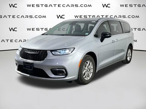 Used 2024 Chrysler Pacifica Touring-L FWD image 1