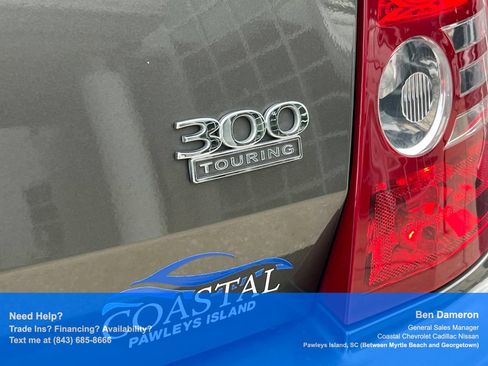 Used 2010 Chrysler 300 Touring RWD image 24