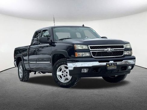 Used 2006 Chevrolet Silverado 1500 LT w/ Onstar Plus Package image 2